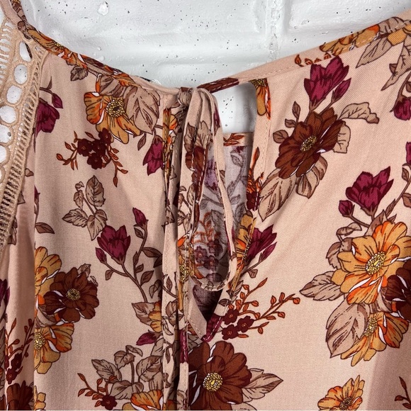 RUSTTY DISTTY Plus Size 3X Boho Floral Tank with Embroidery trim detail - Picture 5 of 8